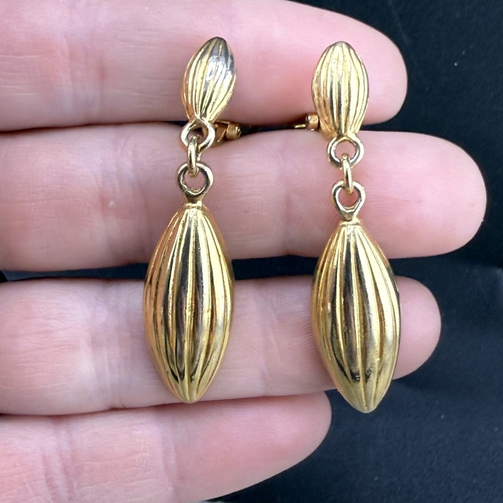 Vintage Clip On‎ Earrings Gold Tone Etruscan Revival Melon